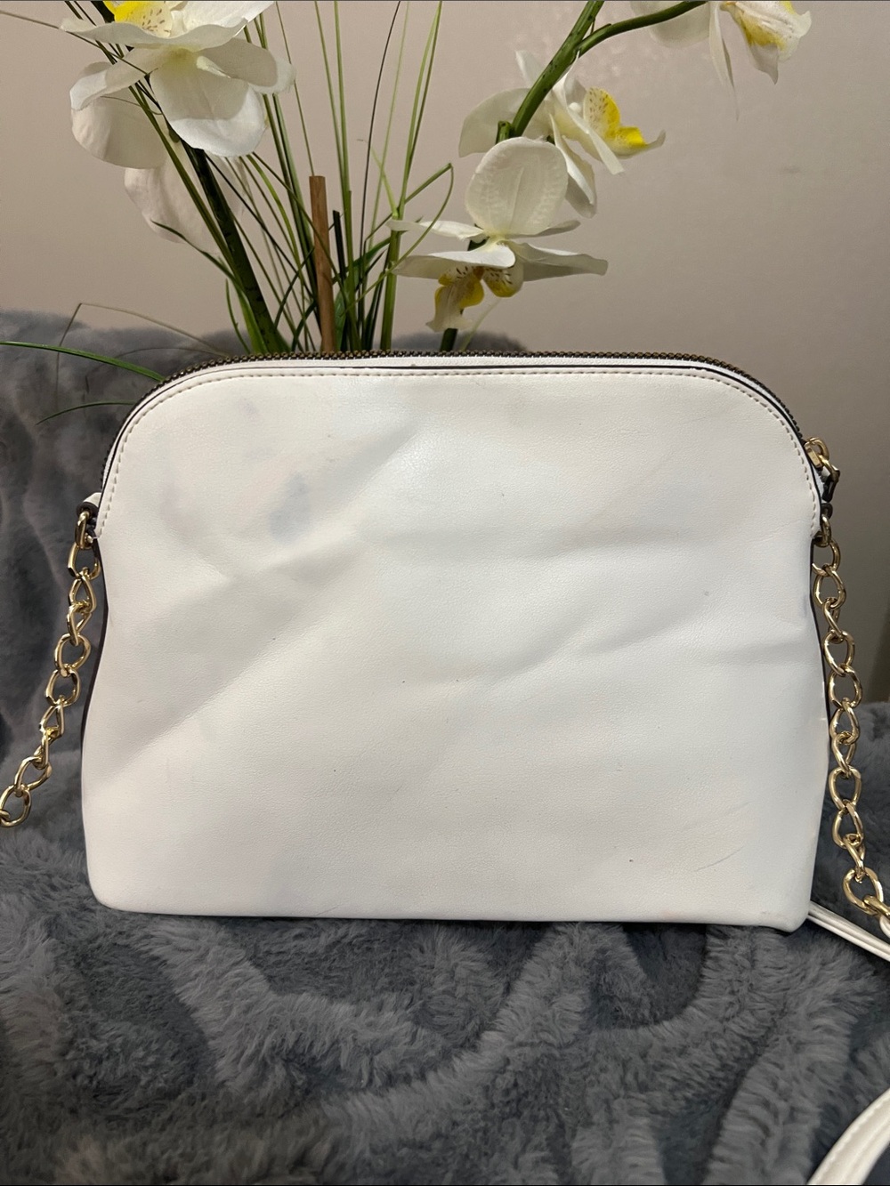 Nanette Lepore White Crossbody GUC retail $129 - Picture 3 of 7